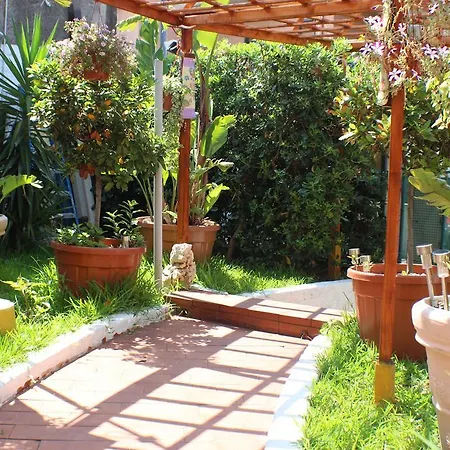 Bed & Breakfast San Nicolo House Aci Catena
